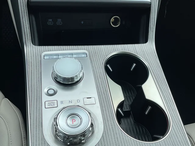 Nuevos GENESIS GV80 à Estados chez autogozo