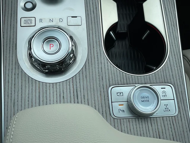 Nuevos GENESIS GV80 à Estados chez autogozo