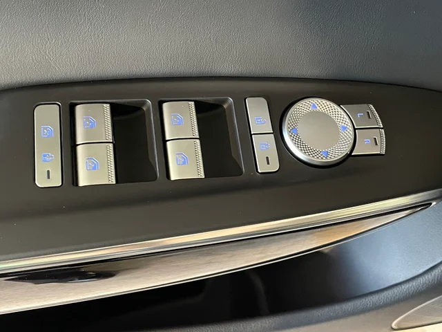 Nuevos GENESIS GV70 à Estados chez autogozo