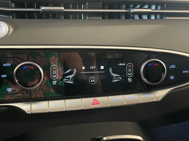 Nuevos GENESIS GV70 à Estados chez autogozo