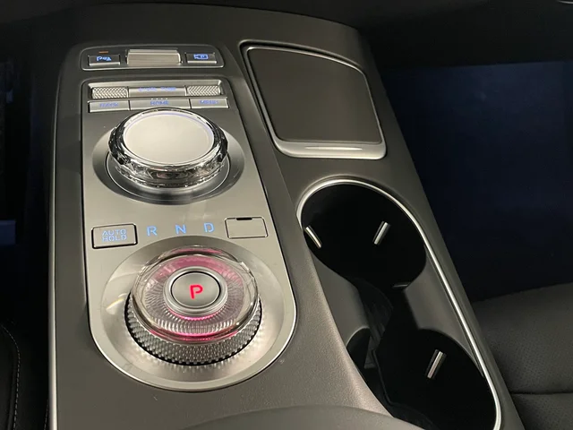 Nuevos GENESIS GV70 à Estados chez autogozo