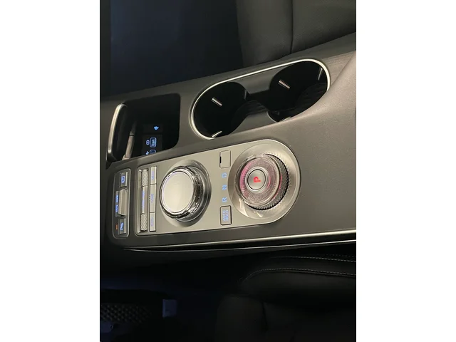 Nuevos GENESIS GV70 à Estados chez autogozo