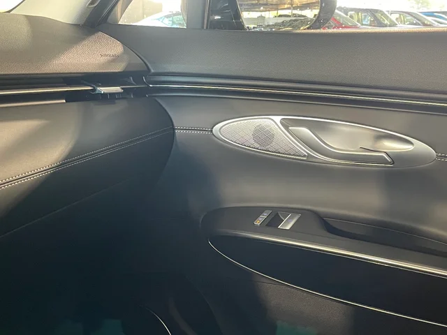 Nuevos GENESIS GV70 à Estados chez autogozo