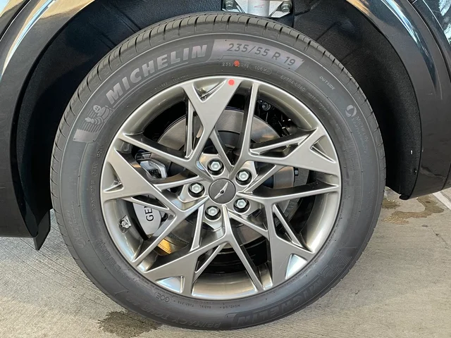 Nuevos GENESIS GV70 à Estados chez autogozo