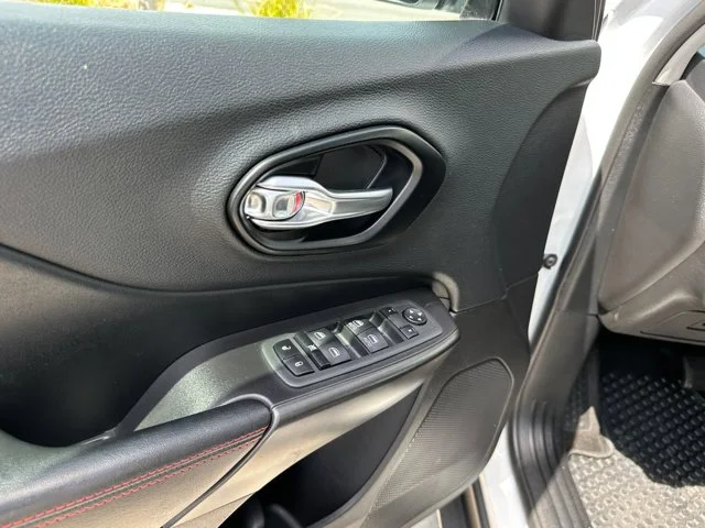SEMINUEVOS JEEP Cherokee a Estados en autogozo