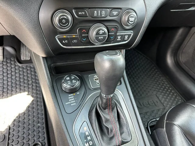 SEMINUEVOS JEEP Cherokee a Estados en autogozo