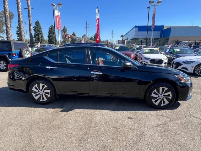 SEMINUEVOS NISSAN Altima a Estados en autogozo