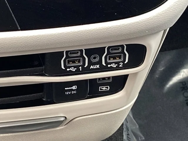 SEMINUEVOS CHRYSLER Pacifica a Estados en autogozo