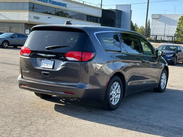 SEMINUEVOS CHRYSLER Voyager a Estados en autogozo