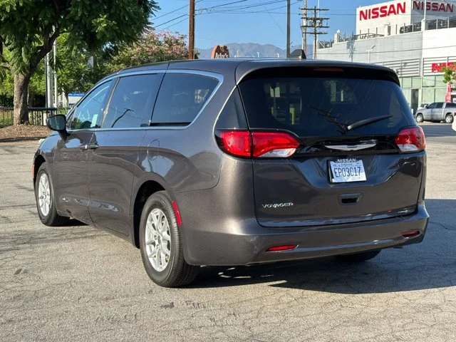 SEMINUEVOS CHRYSLER Voyager a Estados en autogozo
