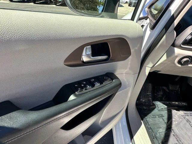 SEMINUEVOS CHRYSLER Voyager a Estados en autogozo