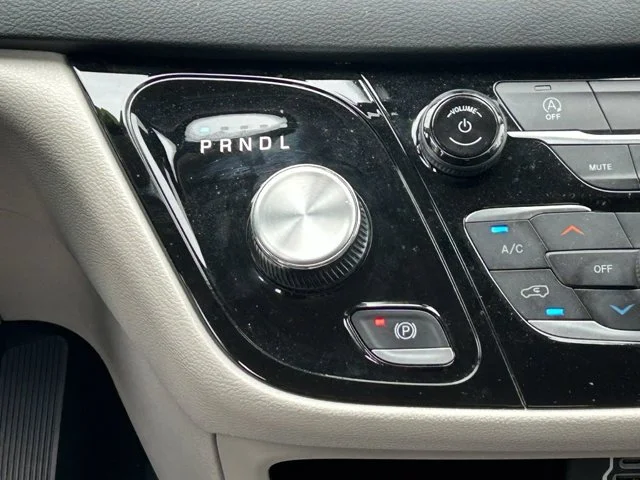 SEMINUEVOS CHRYSLER Voyager a Estados en autogozo