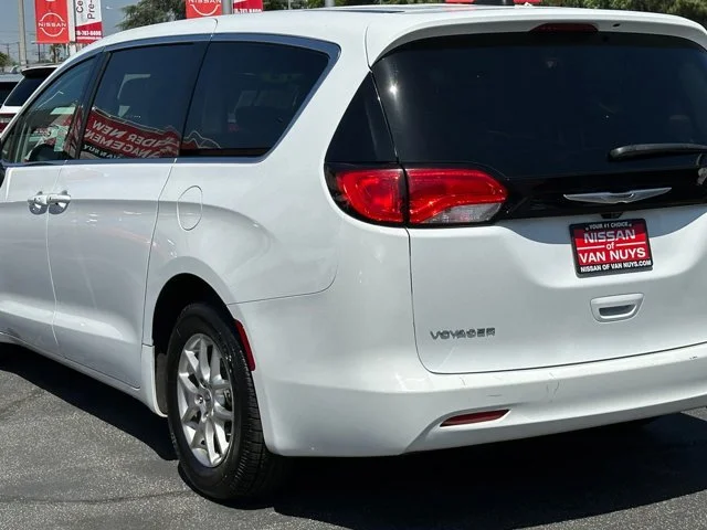 SEMINUEVOS CHRYSLER Voyager a Estados en autogozo