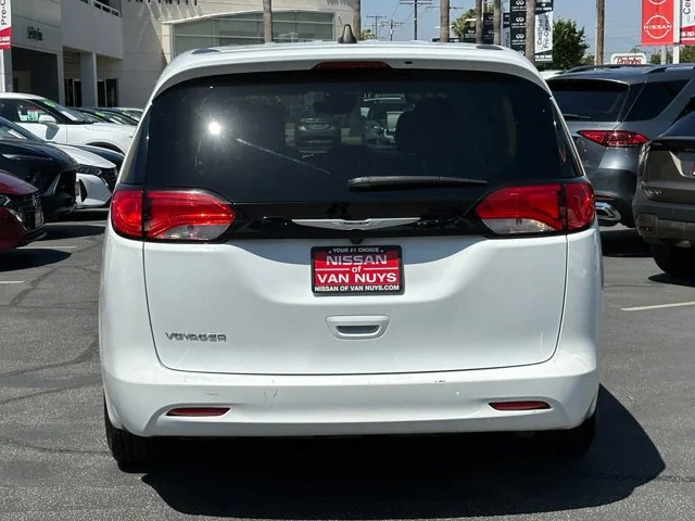 SEMINUEVOS CHRYSLER Voyager a Estados en autogozo