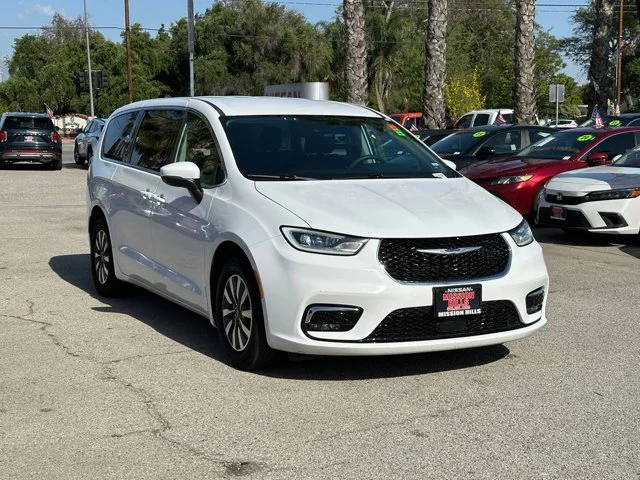 SEMINUEVOS CHRYSLER Pacifica a Estados en autogozo
