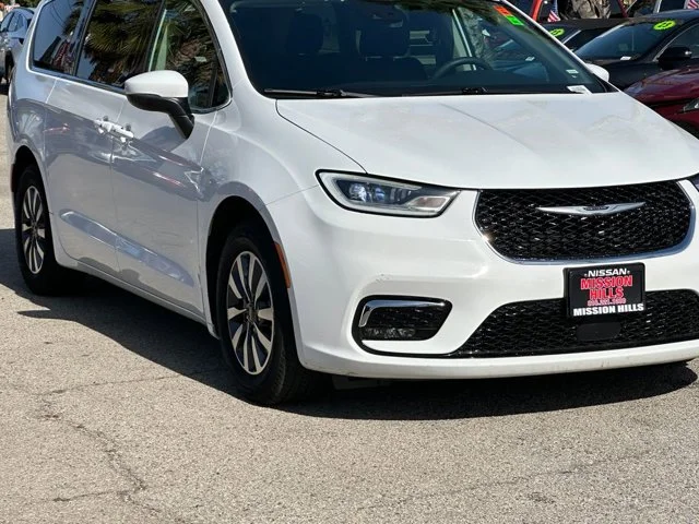 SEMINUEVOS CHRYSLER Pacifica a Estados en autogozo