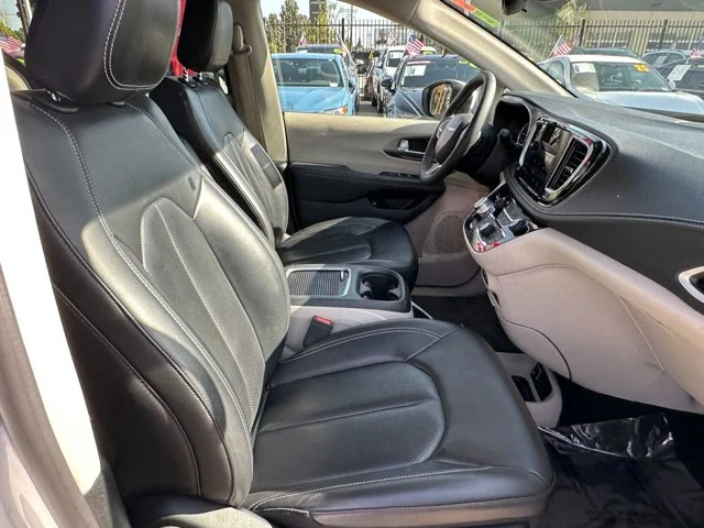 SEMINUEVOS CHRYSLER Pacifica a Estados en autogozo