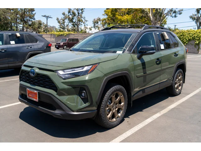 Nuevos TOYOTA RAV4 HYBRID à Estados chez autogozo