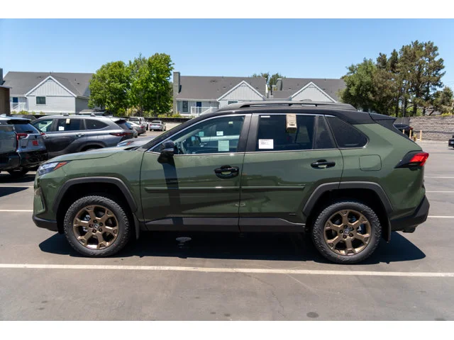 Nuevos TOYOTA RAV4 HYBRID à Estados chez autogozo