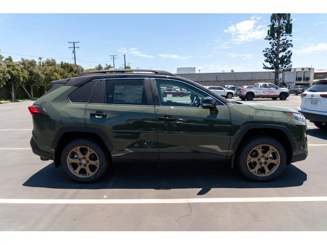 Nuevos TOYOTA RAV4 HYBRID à Estados chez autogozo