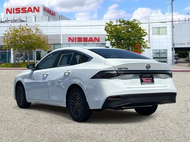 SEMINUEVOS NISSAN Sentra a Estados en autogozo