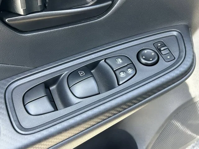 SEMINUEVOS NISSAN Versa a Estados en autogozo
