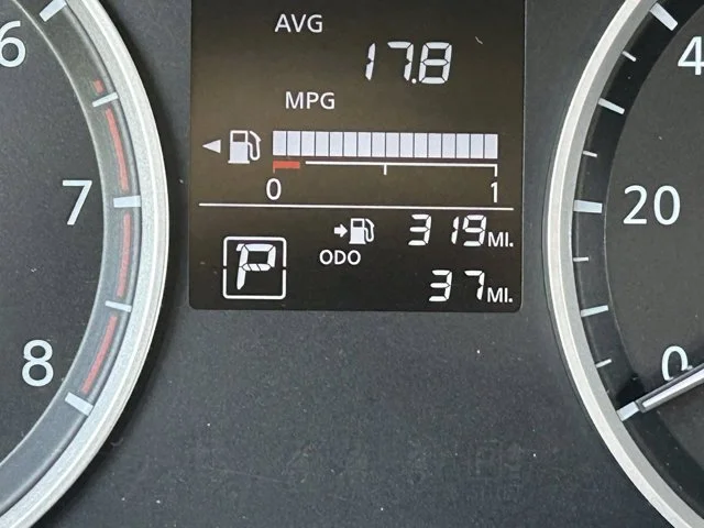 SEMINUEVOS NISSAN Versa a Estados en autogozo