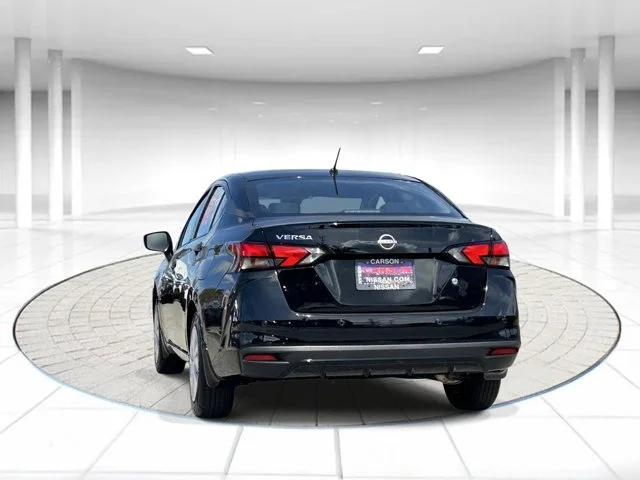 SEMINUEVOS NISSAN Versa a Estados en autogozo