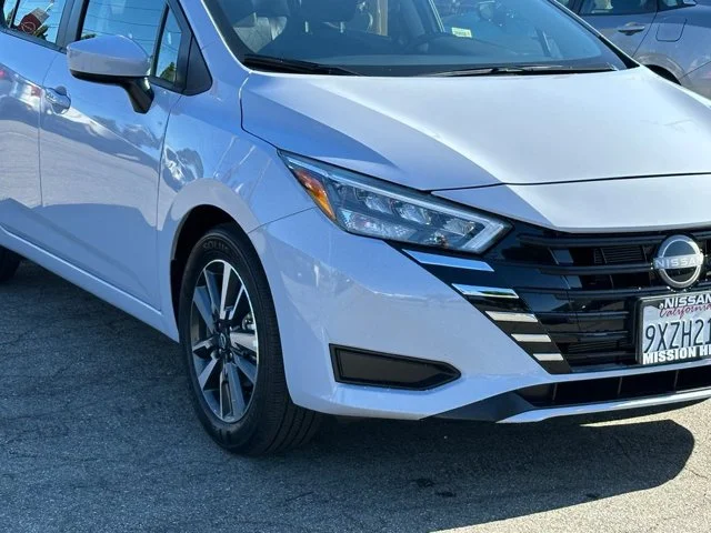 SEMINUEVOS NISSAN Versa a Estados en autogozo
