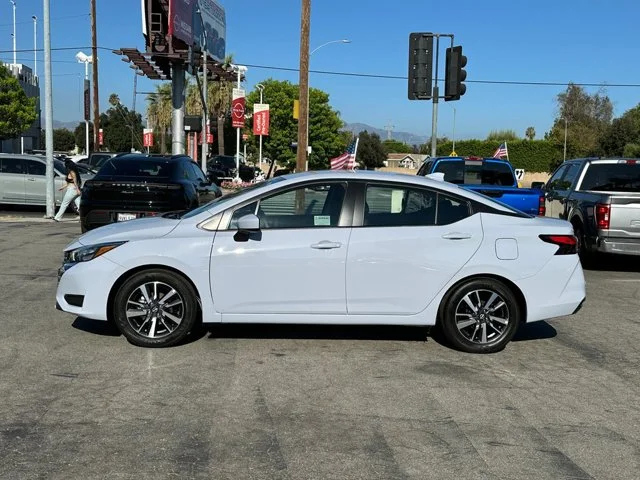 SEMINUEVOS NISSAN Versa a Estados en autogozo