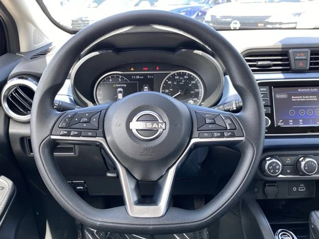 SEMINUEVOS NISSAN Versa a Estados en autogozo