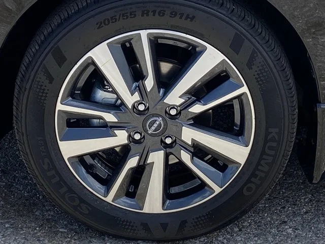 SEMINUEVOS NISSAN Versa a Estados en autogozo