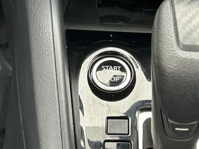 SEMINUEVOS NISSAN Versa a Estados en autogozo