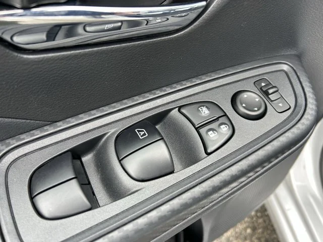 SEMINUEVOS NISSAN Versa a Estados en autogozo