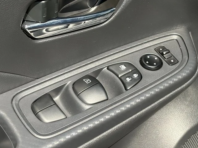 SEMINUEVOS NISSAN Versa a Estados en autogozo