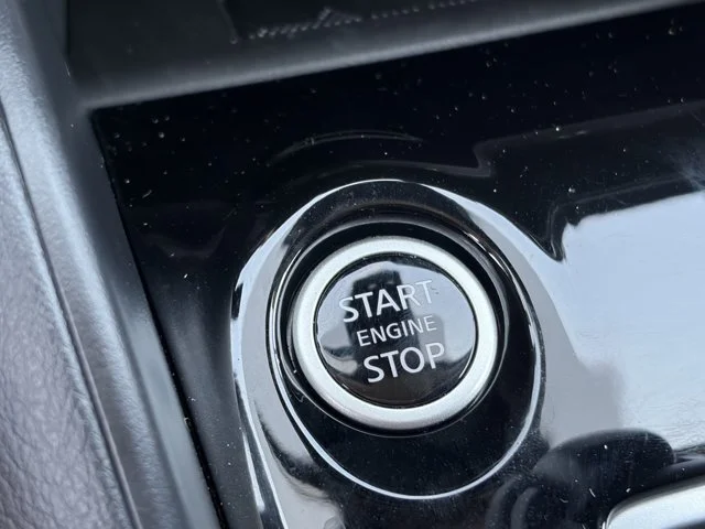 SEMINUEVOS NISSAN Versa a Estados en autogozo