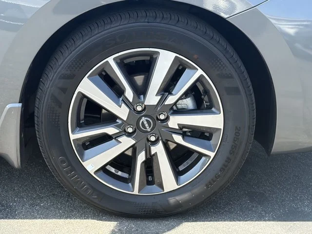 SEMINUEVOS NISSAN Versa a Estados en autogozo