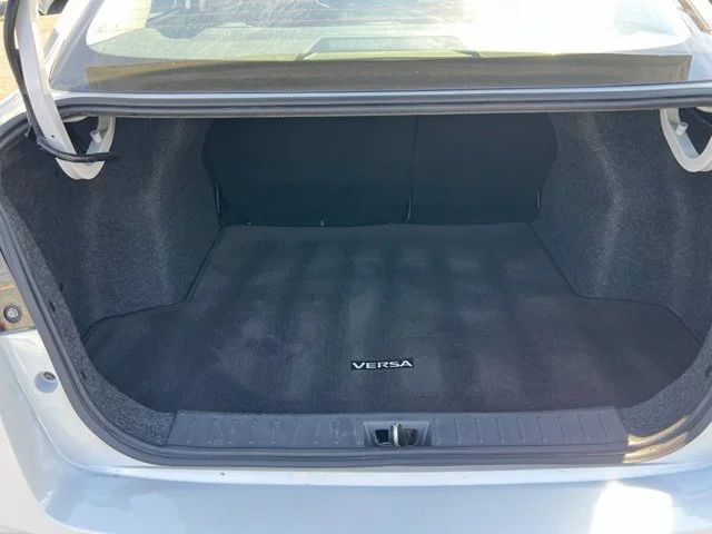 SEMINUEVOS NISSAN Versa a Estados en autogozo