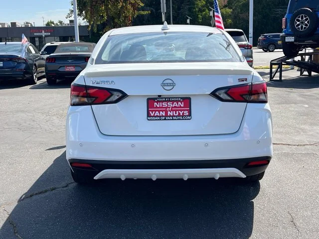 SEMINUEVOS NISSAN Versa a Estados en autogozo