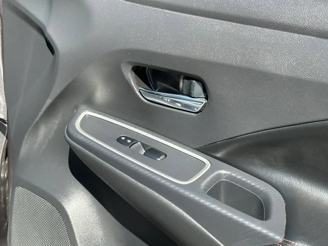 SEMINUEVOS NISSAN Versa a Estados en autogozo