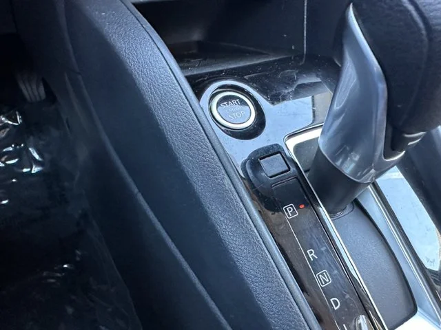 SEMINUEVOS NISSAN Versa a Estados en autogozo