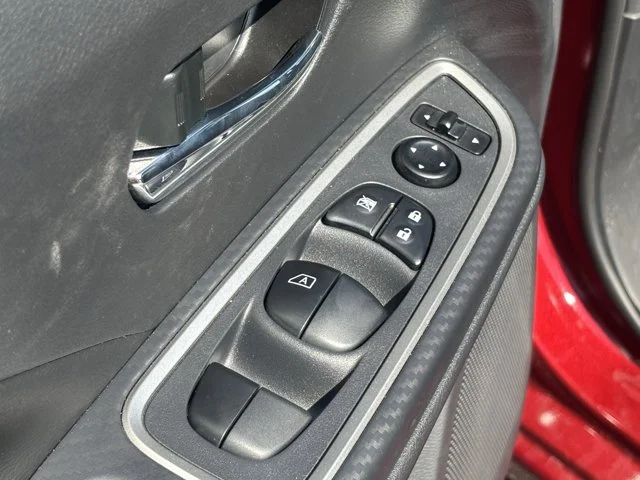 SEMINUEVOS NISSAN Versa a Estados en autogozo