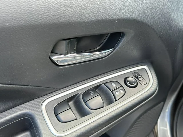 SEMINUEVOS NISSAN Versa a Estados en autogozo
