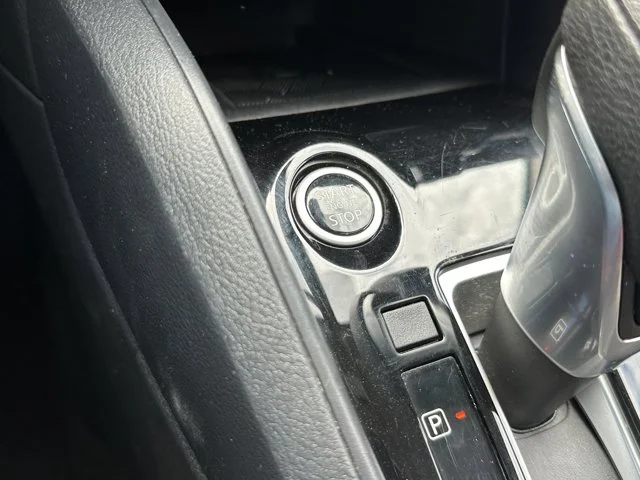 SEMINUEVOS NISSAN Versa a Estados en autogozo