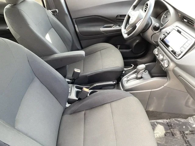 SEMINUEVOS NISSAN Kicks Play a Estados en autogozo