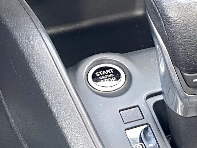 SEMINUEVOS NISSAN Kicks Play a Estados en autogozo