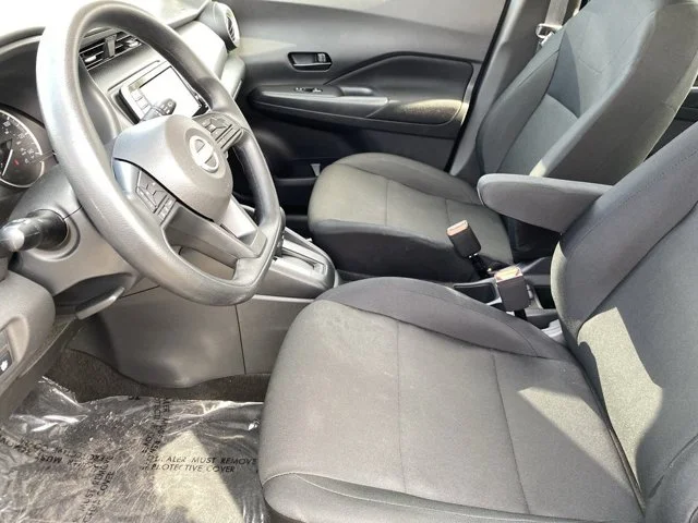 SEMINUEVOS NISSAN Kicks Play a Estados en autogozo