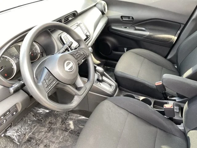 SEMINUEVOS NISSAN Kicks Play a Estados en autogozo