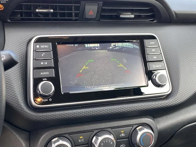 SEMINUEVOS NISSAN Kicks Play a Estados en autogozo