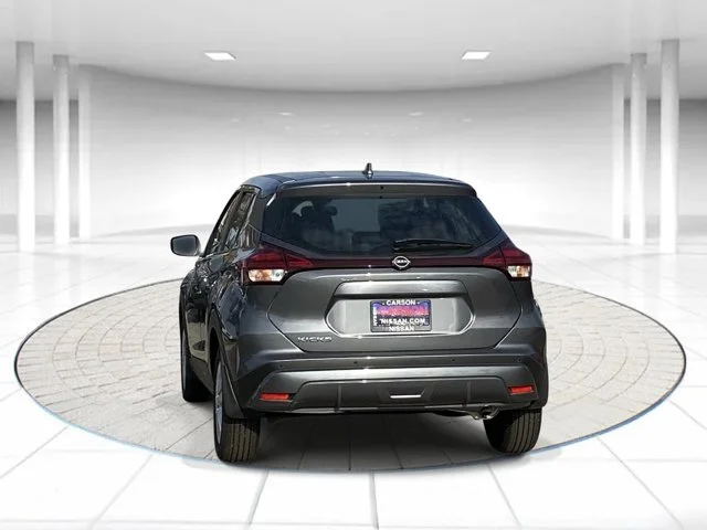 SEMINUEVOS NISSAN Kicks Play a Estados en autogozo